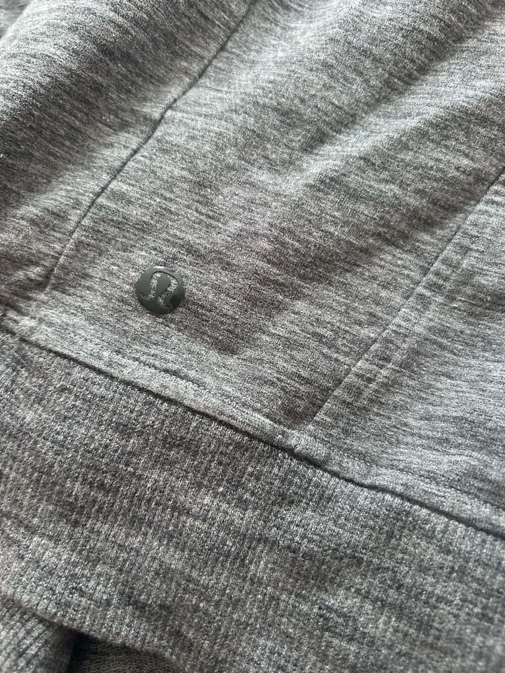 Lululemon Scuba Pullover Hoodie in Heathered Core Dark Grey - Picture 3 of 5